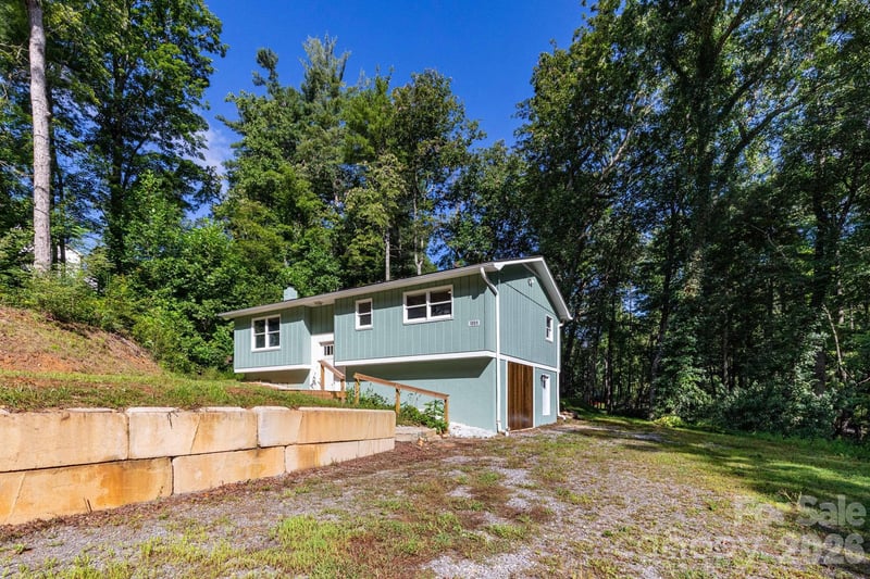 1009 Sharon Ridge Road, Fairview, NC - 2 beds, 2 baths, 1,745 sqft - $420,000