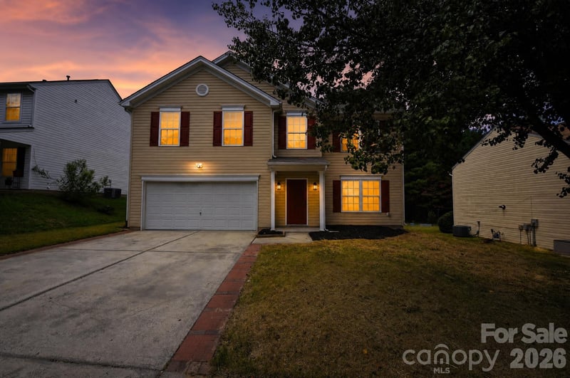 1034 Chalk Hill Lane, Charlotte, NC - 3 beds, 2.5 baths, 2,480 sqft - $349,900