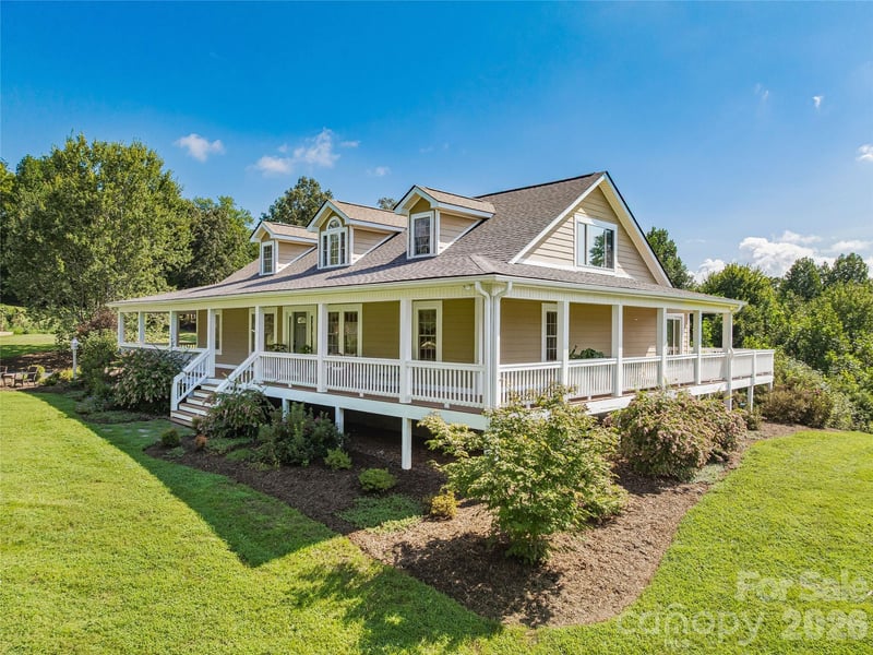 34 Ridge Glen Lane, Leicester, NC - 4 beds, 3 baths, 2,780 sqft - $825,000