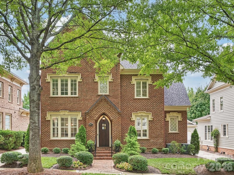 8843 Heydon Hall Circle, Charlotte, NC - 4 beds, 3.5 baths, 3,351 sqft - $1,300,000