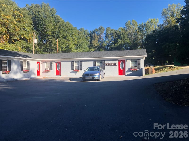 1045 Cleveland Avenue, Gastonia, NC - 1 bed, 1 bath - $725