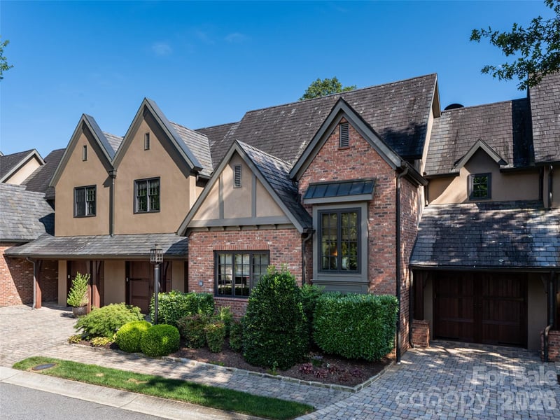 16 Village Oak Drive, Arden, NC - 3 beds, 3 baths, 4,158 sqft - $1,775,000