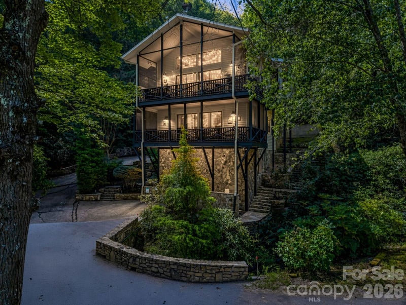 485 Grandview Drive, Lake Lure, NC - 3 beds, 3 baths, 1,841 sqft - $595,000
