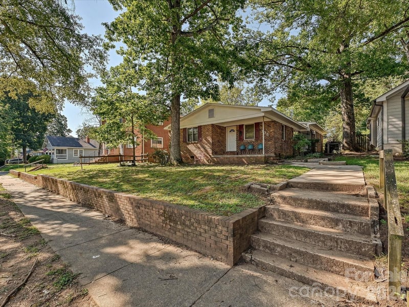 305 Keswick Avenue, Charlotte, NC - 3 beds, 2 baths, 1,749 sqft - $429,900