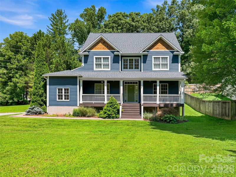 5 Amelia Court, Arden, NC - 3 beds, 2.5 baths, 2,450 sqft - $620,000