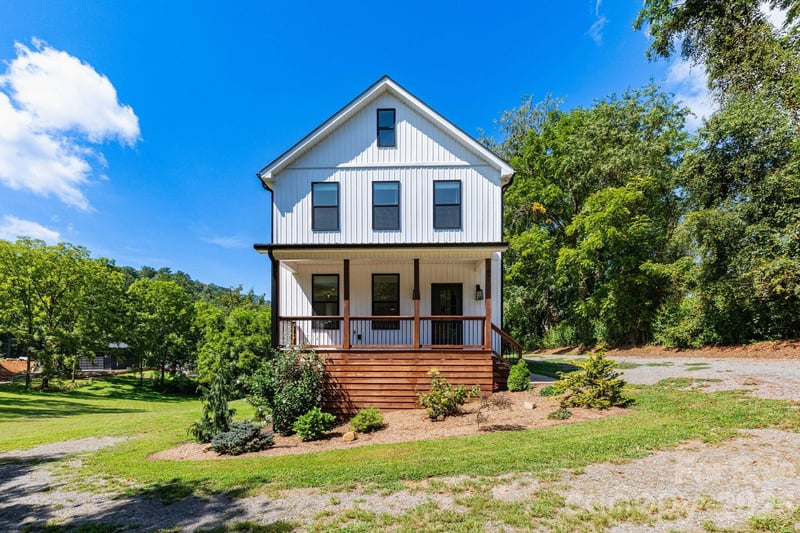 881 Burney Mountain Road, Fletcher, NC - 4 beds, 3 baths, 2,778 sqft - $700,000