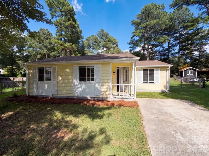 3618 Gustar Court, Charlotte, NC - 2 beds, 1 bath, 944 sqft - $245,000