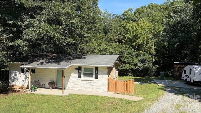 216 Auten Circle, Mount Holly, NC - 2 beds, 1 bath, 980 sqft - $219,000