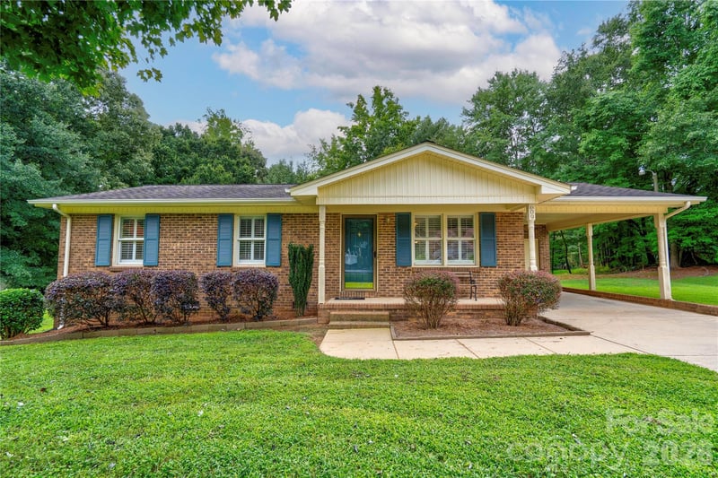 609 Blythe Street, Shelby, NC - 3 beds, 1 bath, 1,042 sqft - $195,000