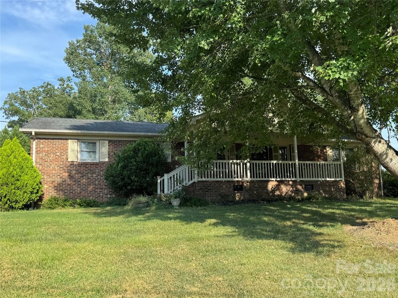 804 Lauras Lane, Albemarle, NC - 3 beds, 2 baths, 1,582 sqft - $345,000