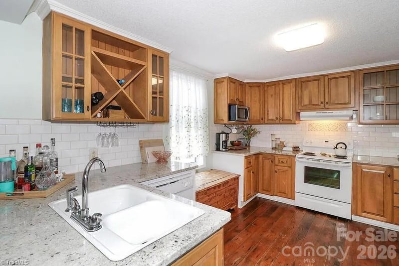 115 W Henderson Street, Salisbury, NC - 2 beds, 2.5 baths, 1,128 sqft - $210,000