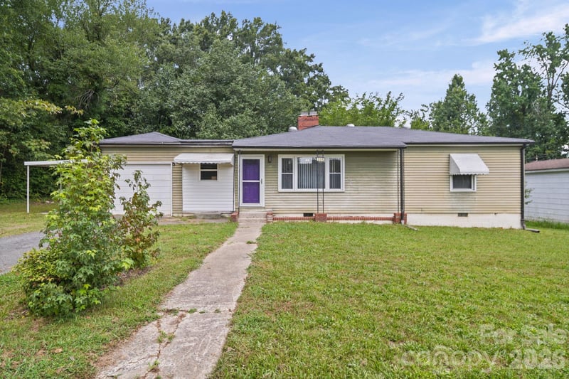 208 Clancy Street, Salisbury, NC - 2 beds, 1 bath, 1,162 sqft - $195,000