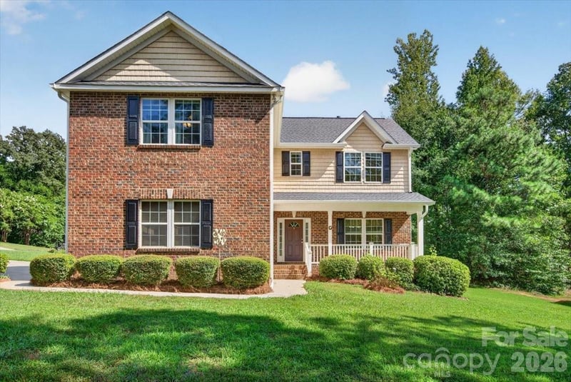 3658 Travertine Drive, Lancaster, SC - 4 beds, 2.5 baths, 2,400 sqft - $437,000