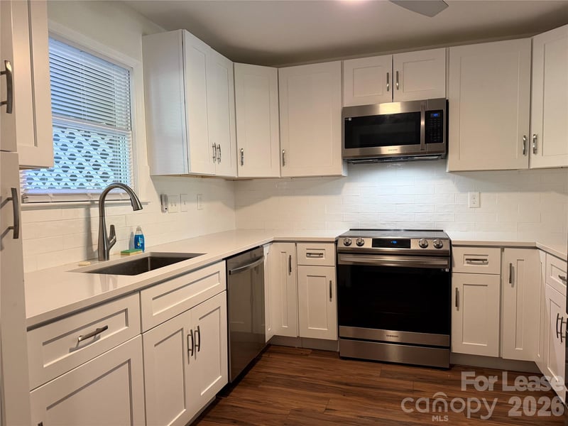 225 S Chase Street, Charlotte, NC - 3 beds, 3 baths, 1,725 sqft - $3,500