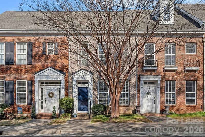 220 Welton Way, Mooresville, NC - 2 beds, 2.5 baths, 1,062 sqft - $1,900/mo