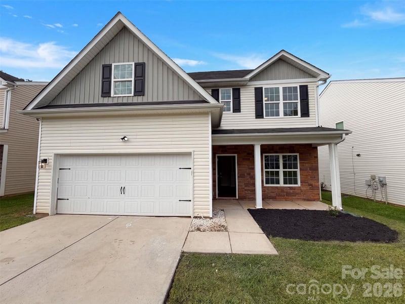 8815 First Run Court, Charlotte, NC - 4 beds, 2.5 baths, 2,340 sqft - $355,000