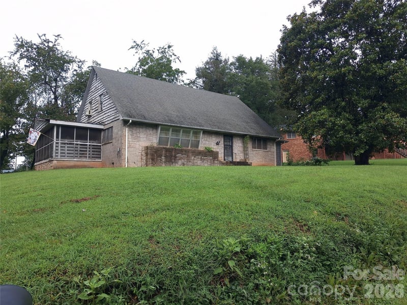 50 Ashworth Circle, Marion, NC - 5 beds, 2 baths - $185,000