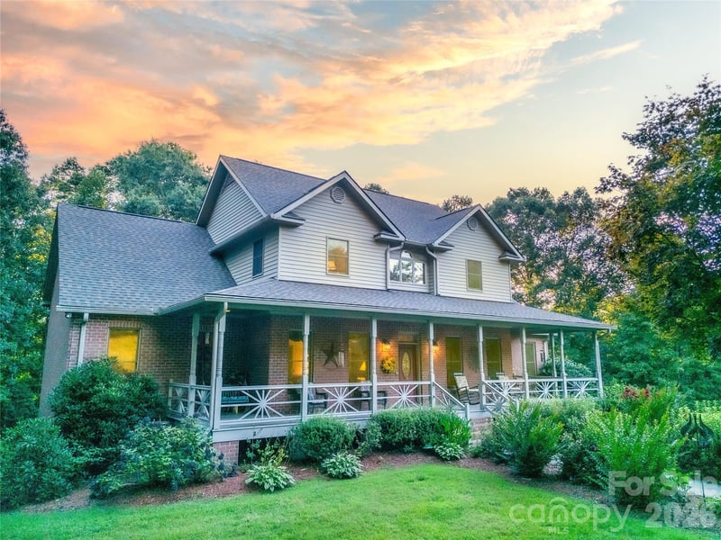 832 Asheville Highway, Sylva, NC - 4 beds, 4.5 baths, 5,105 sqft - $1,240,000