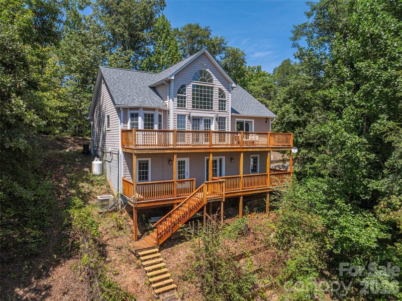 499 Match Point, Sylva, NC - 3 beds, 4 baths, 2,529 sqft - $499,000