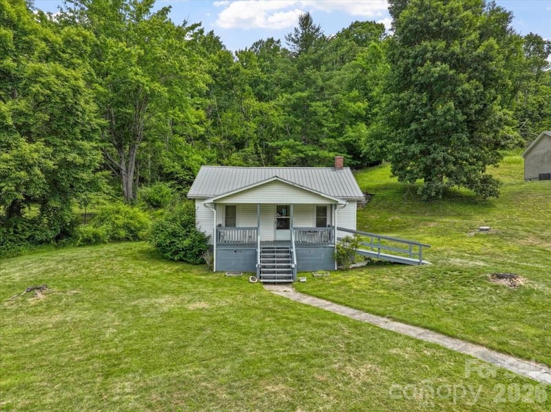 659 Newdale Church Road, Burnsville, NC - 3 beds, 1 bath, 1,008 sqft - $175,000