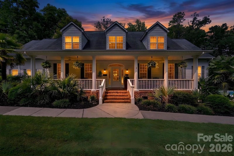 3850 Oakdale Road, Charlotte, NC - 5 beds, 3.5 baths, 4,603 sqft - $950,000