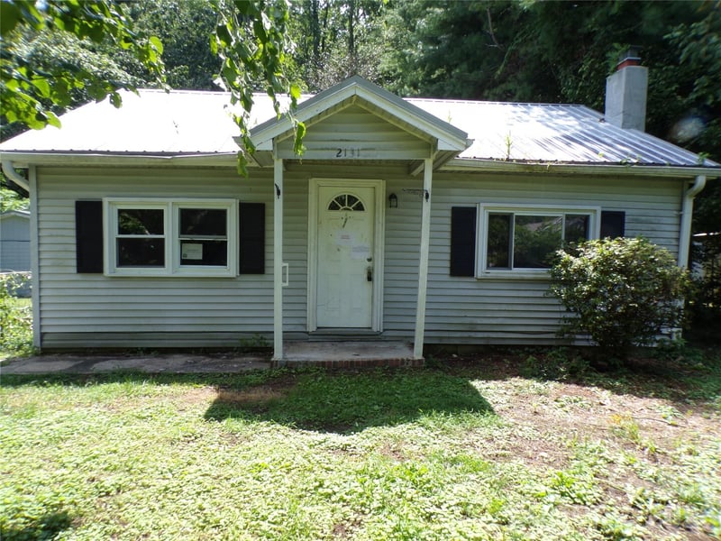2131 Somerset Drive Apt 441, Hendersonville, NC - 3 beds, 2 baths - $264,900
