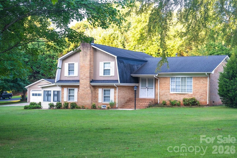 3401 Tracelake Drive, Matthews, NC - 3 beds, 2.5 baths, 2,454 sqft - $479,000