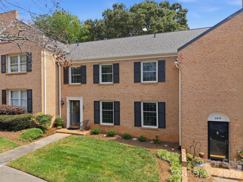 6836 Dumbarton Drive, Charlotte, NC - 3 beds, 2.5 baths, 2,086 sqft - $395,000