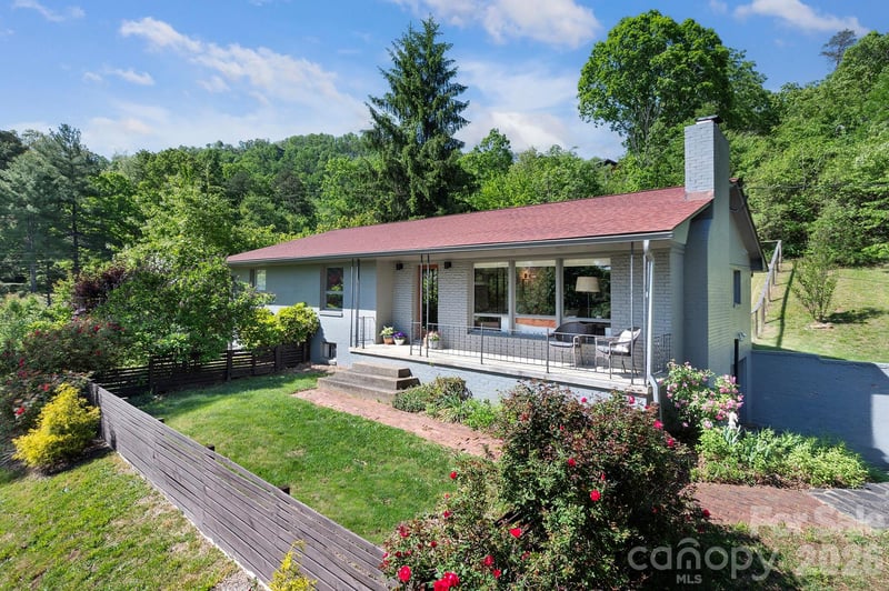 301 Stratford Road, Asheville, NC - 3 beds, 2.5 baths, 1,700 sqft - $799,000