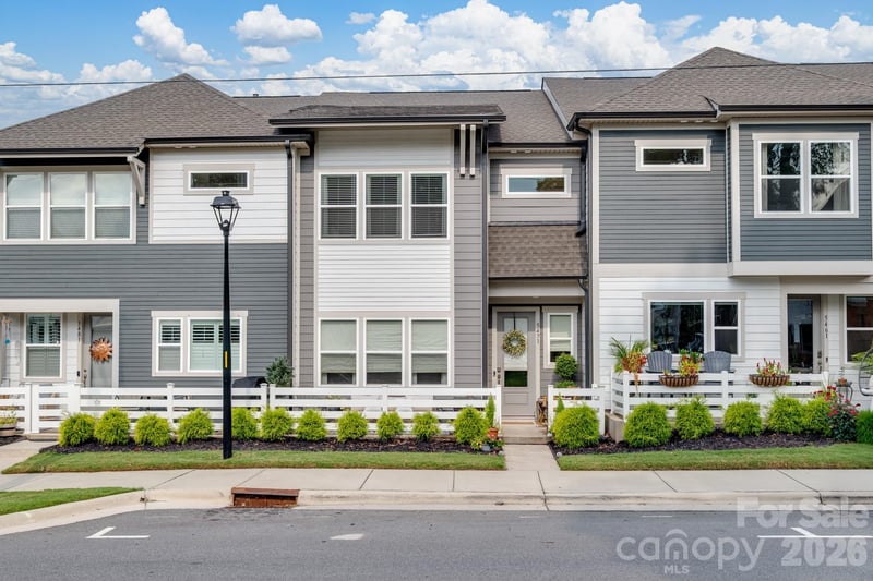 5471 Comiskey Alley, Kannapolis, NC - 3 beds, 2.5 baths, 1,822 sqft - $379,900