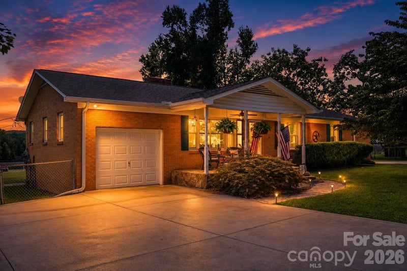 724 Hillcrest Drive, Bessemer City, NC - 3 beds, 2 baths, 1,784 sqft - $349,900