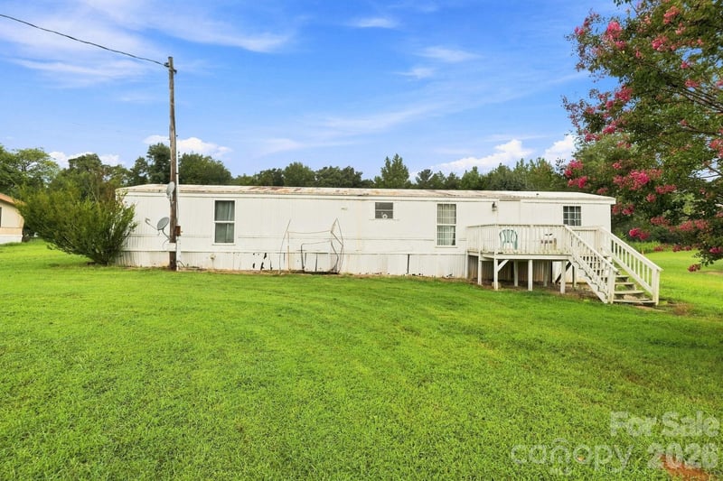 1433 Oakbrook Lane, Denver, NC - 2 beds, 2 baths, 924 sqft - $195,000