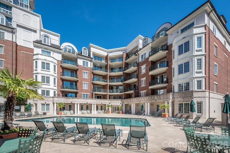 300 W 5th Street Apt 318, Charlotte, NC - 2 beds, 2 baths, 1,052 sqft - $465,000