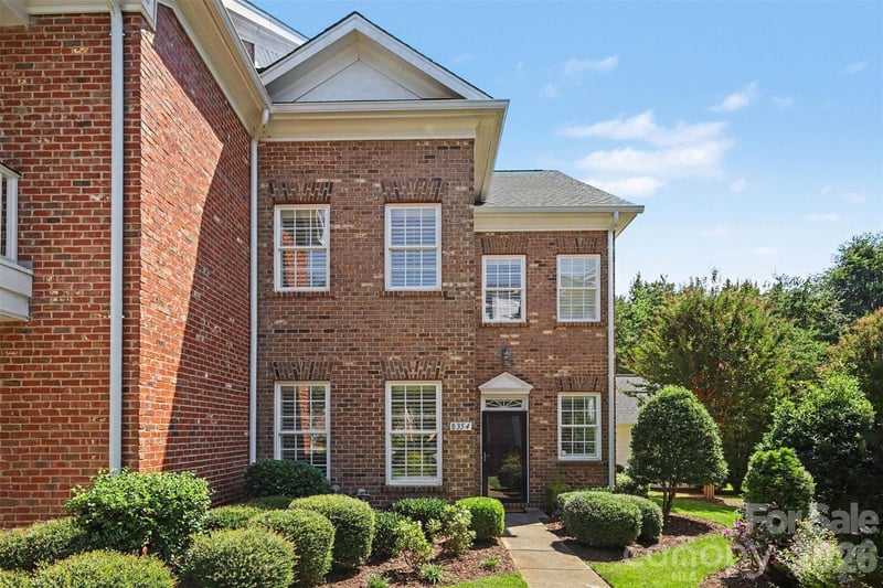8354 Indigo Row, Charlotte, NC - 3 beds, 2.5 baths, 2,090 sqft - $565,000