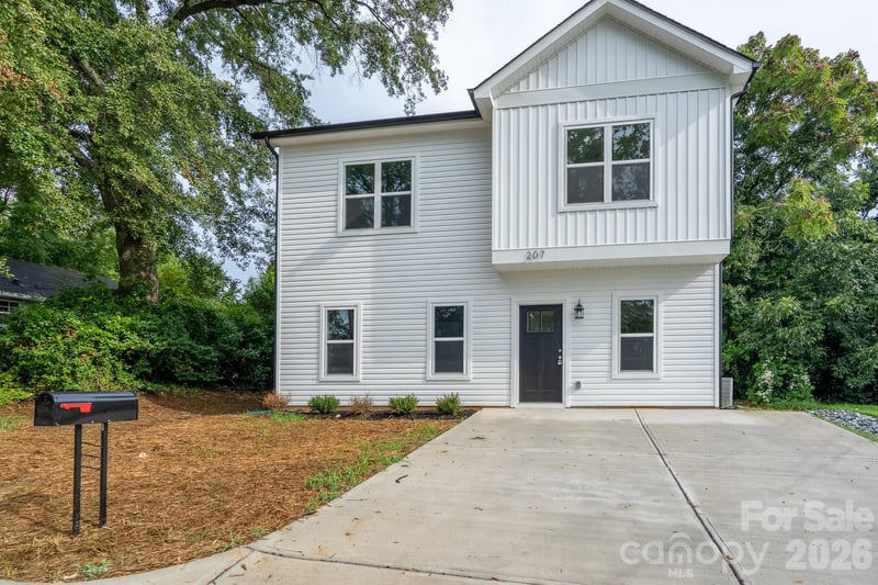 207 E Elm Street, Shelby, NC - 3 beds, 2.5 baths, 1,556 sqft - $229,900