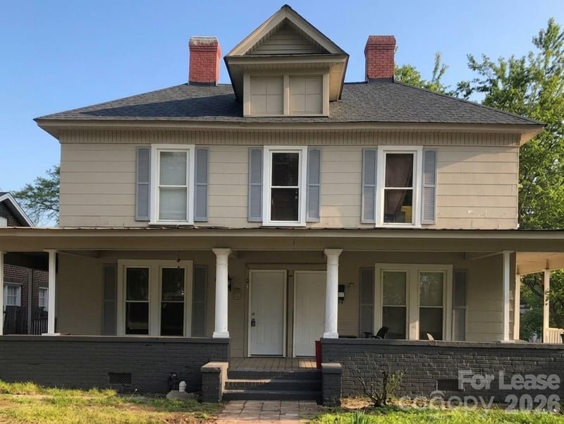 201 E 3rd Avenue, Gastonia, NC - 1 bed, 1.5 baths - $1,200