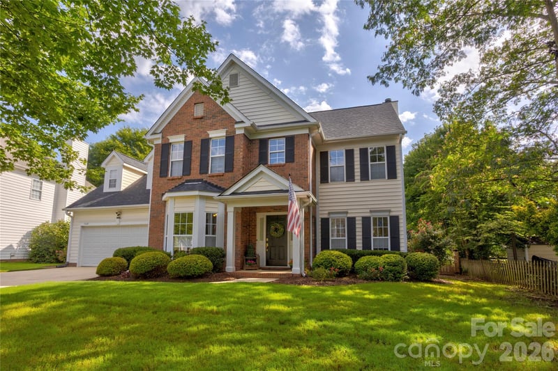 1428 Lockhart Place NW, Concord, NC - 4 beds, 2.5 baths, 2,400 sqft - $500,000