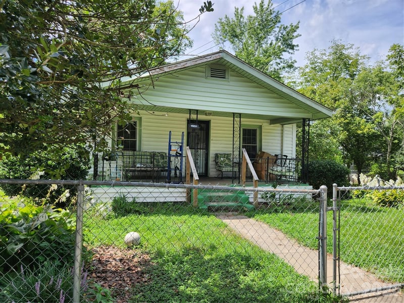 198 Fayetteville Street, Asheville, NC - 3 beds, 2 baths, 1,195 sqft - $250,000