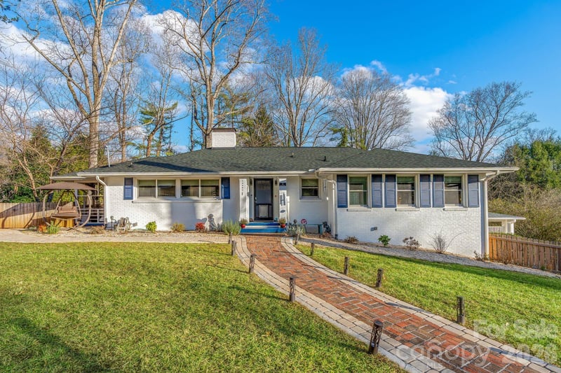 2 Bevlyn Drive, Asheville, NC - 4 beds, 3 baths, 2,902 sqft - $799,000