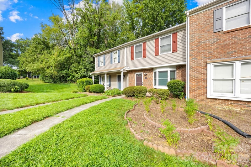 8426 Rust Wood Place, Charlotte, NC - 3 beds, 2.5 baths, 1,204 sqft - $222,500