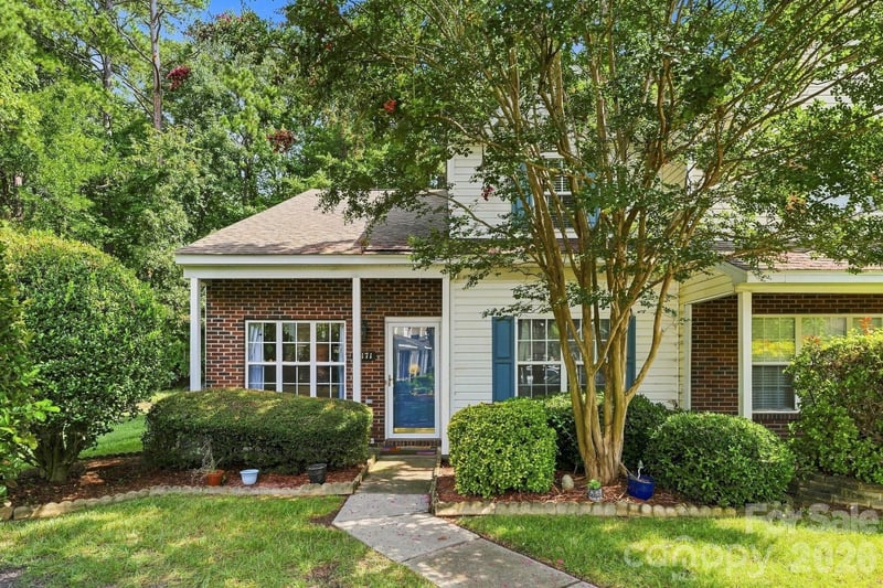 10171 Reindeer Way Lane, Charlotte, NC - 3 beds, 2.5 baths, 1,386 sqft - $259,900