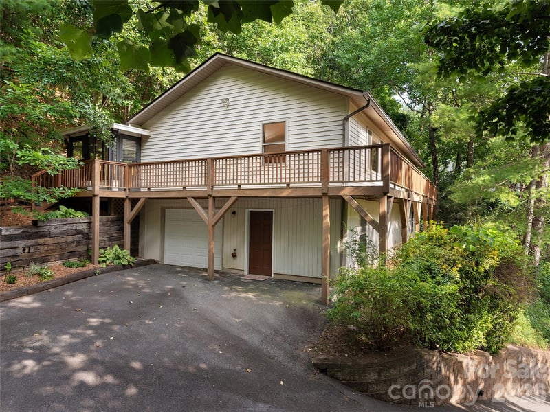 63 Independence Boulevard, Asheville, NC - 4 beds, 3 baths, 2,356 sqft - $435,000