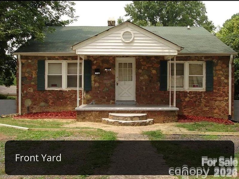 1028 Karendale Avenue, Charlotte, NC - 7 beds, 0.5 baths, 2,592 sqft - $285,000