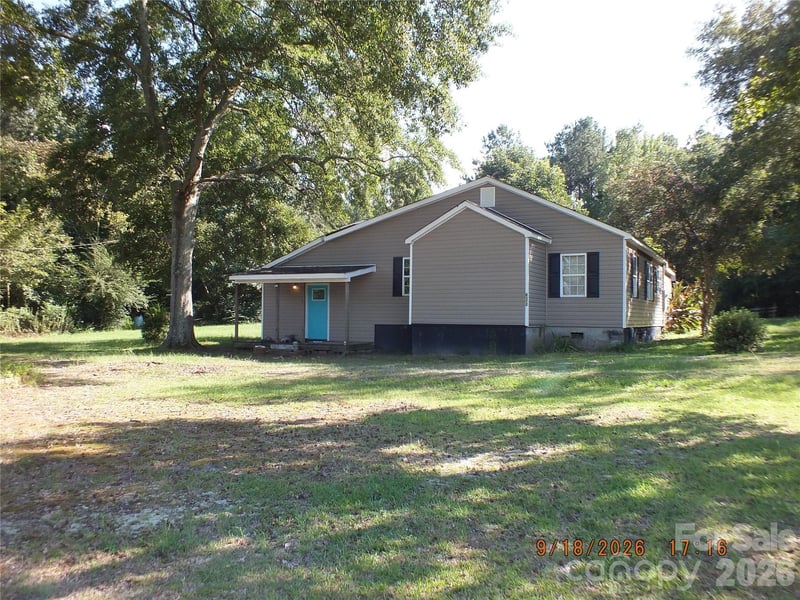 6372 Kershaw Camden Highway, Heath Springs, SC - 3 beds, 1 bath, 1,952 sqft - $159,500