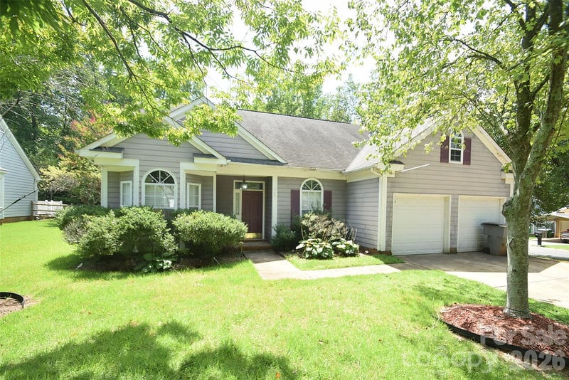 730 Oakbluff Circle, Charlotte, NC - 3 beds, 2 baths, 1,733 sqft - $280,000