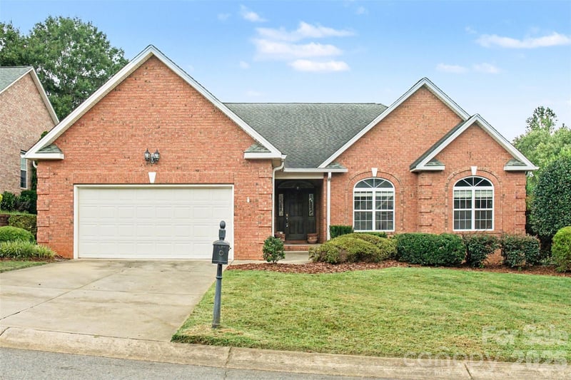 122 Hazeltine Court, Salisbury, NC - 3 beds, 2 baths, 2,225 sqft - $435,000