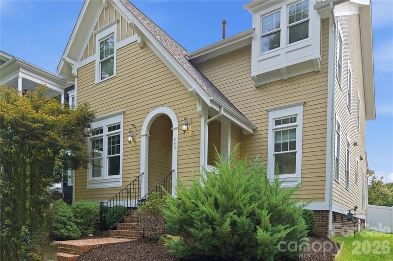 660 Revival Row, Fort Mill, SC - 4 beds, 3.5 baths, 2,523 sqft - $759,000