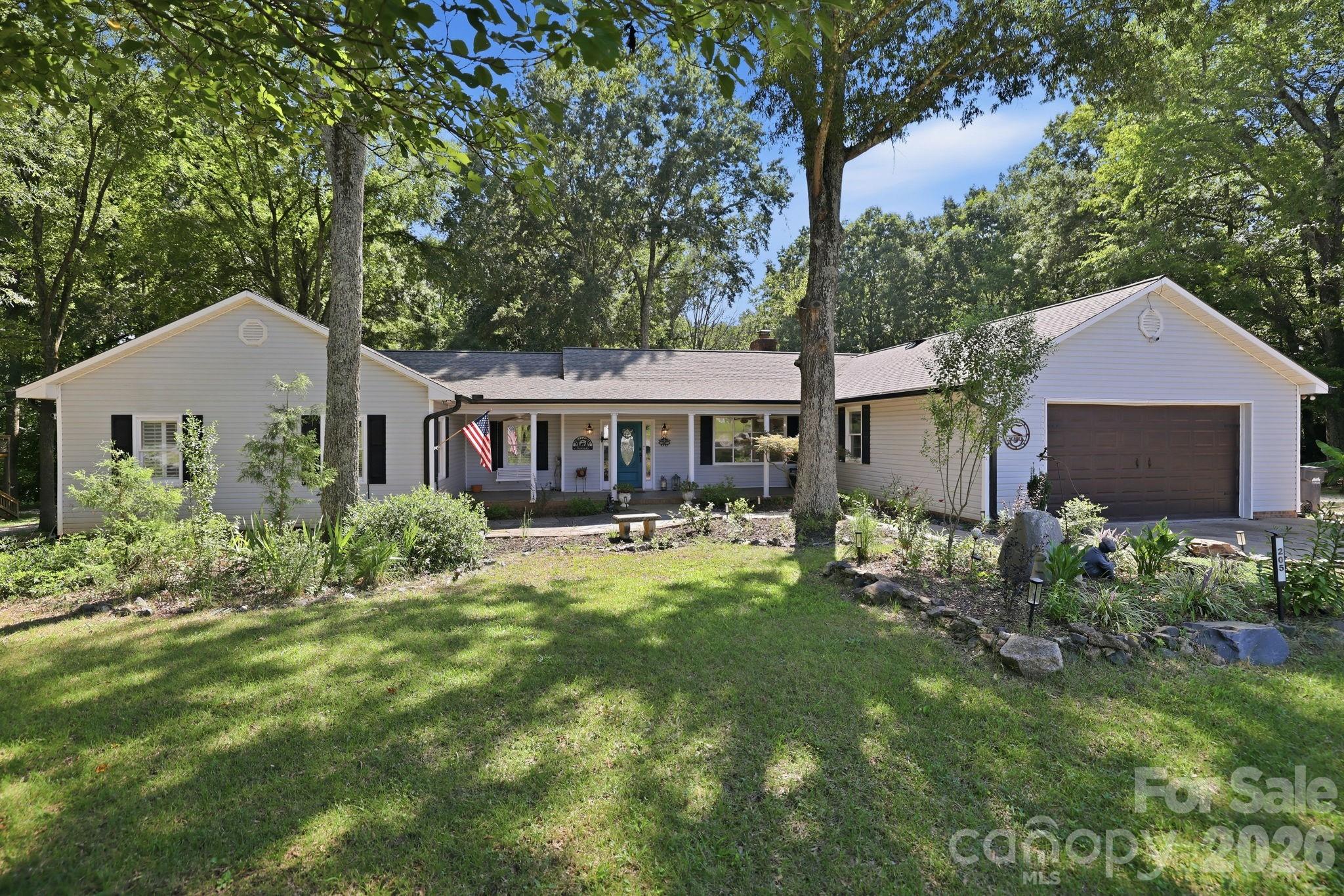 205 Dornoch Drive, Matthews, NC. property listing photo