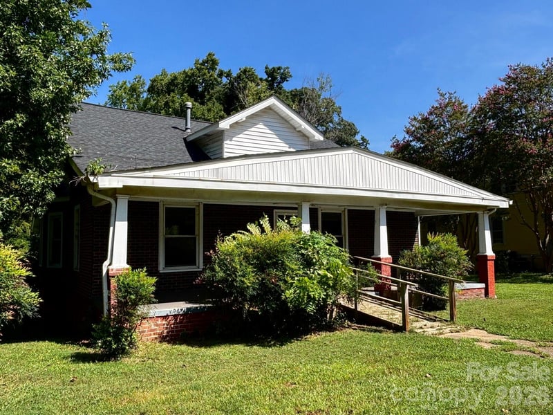 1612 N Main Street, Salisbury, NC - 3 beds, 1 bath, 1,640 sqft - $165,000