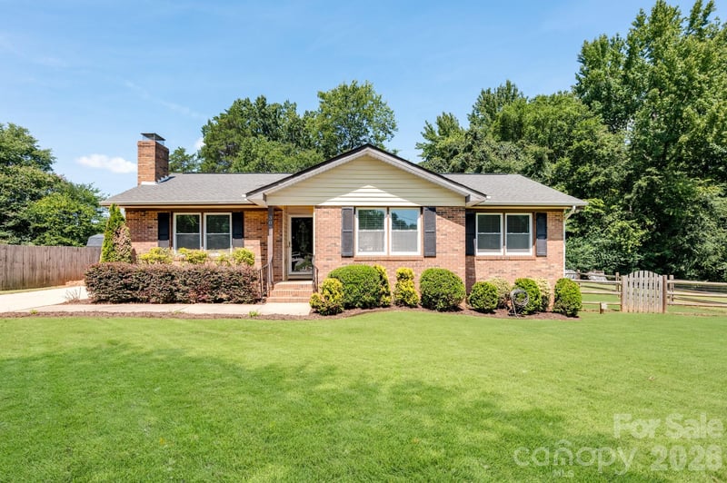 3028 Dylan Place NW, Concord, NC - 3 beds, 2 baths, 1,299 sqft - $329,500